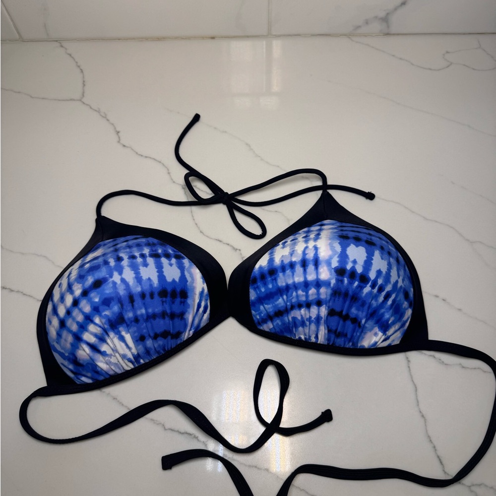No Boundaries Blue and White Tie Dye Bikini Top - Picture 3 of 9